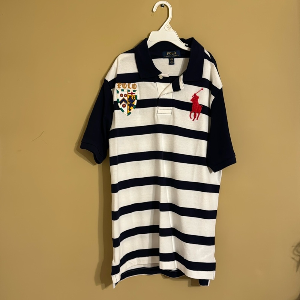 Like new Polo Ralph Lauren polo shirt boy size 14-16 in blue and white.